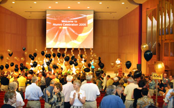 Class of 1959 Arrives ARW 2009.jpg